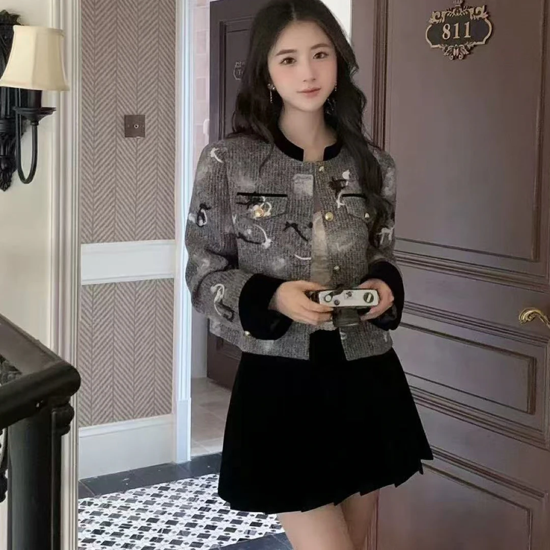 立领撞色小香风秋冬呢外套搭配丝绒百褶裙套装