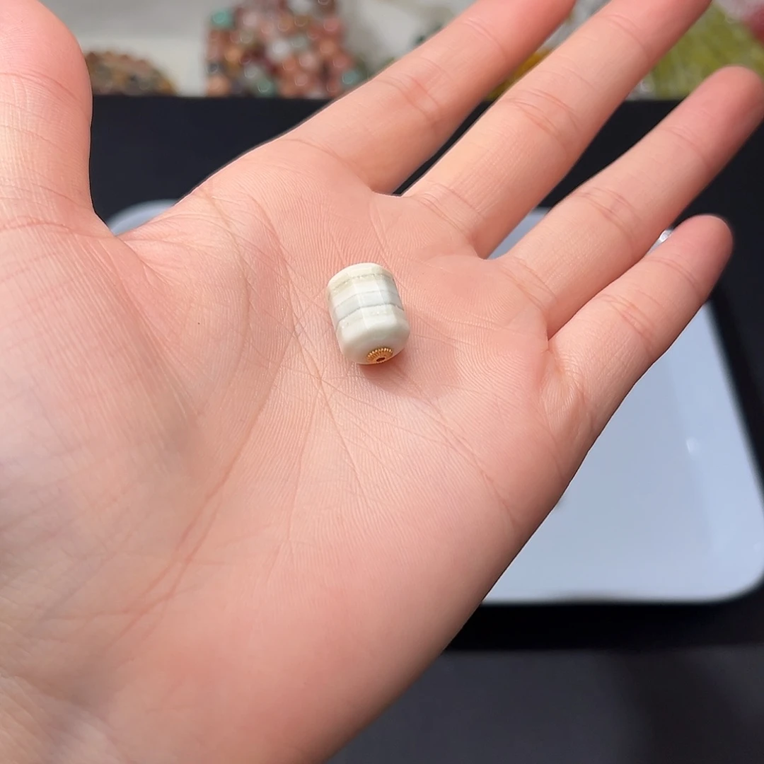 出***喽玛瑙/玉髓合金珠宝半成品G599。天然缠丝玛瑙桶珠吊坠一个