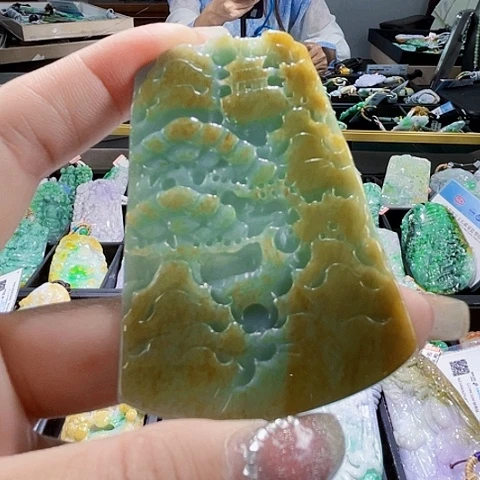 颈饰未镶嵌翡翠一个