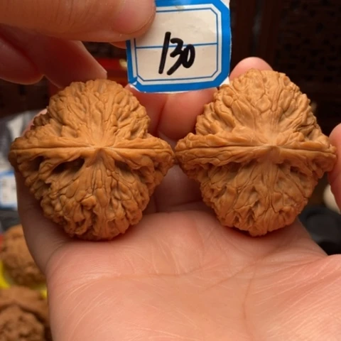 文玩核桃吊坠南疆45.6