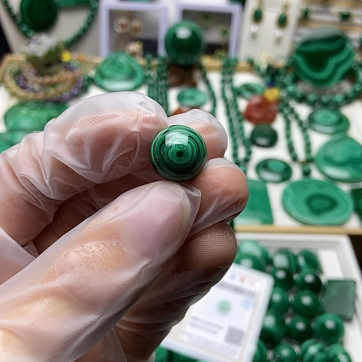 孔雀石颈饰未镶嵌爱****干