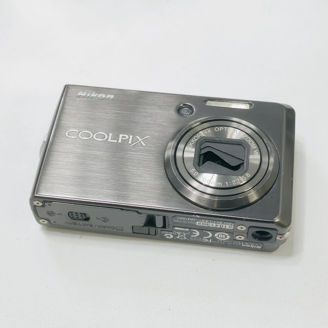 9新 Nikon/尼康 s600日版/门帘松/1000万像素4倍光学复古冷白出片