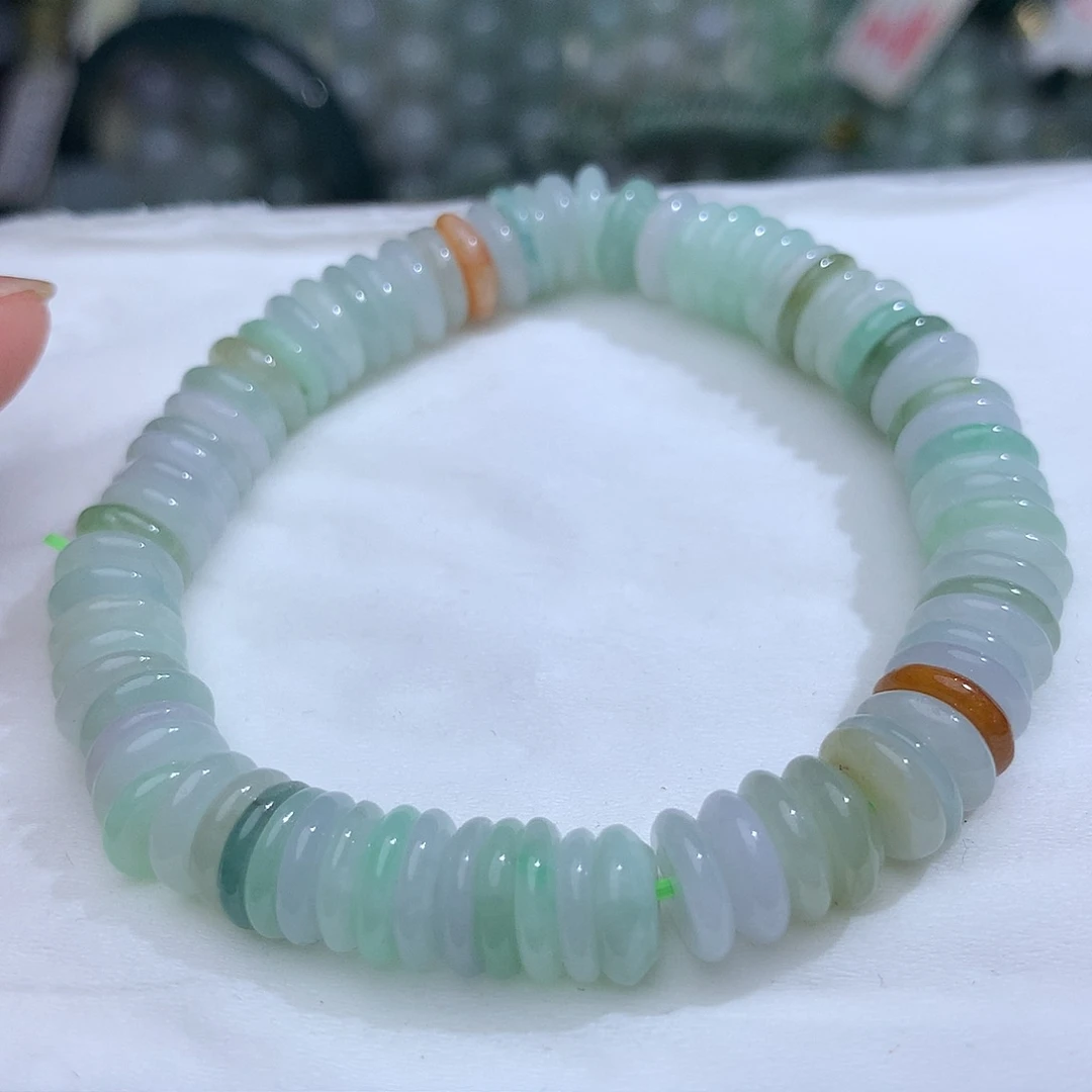 翡翠未镶嵌颈饰592。