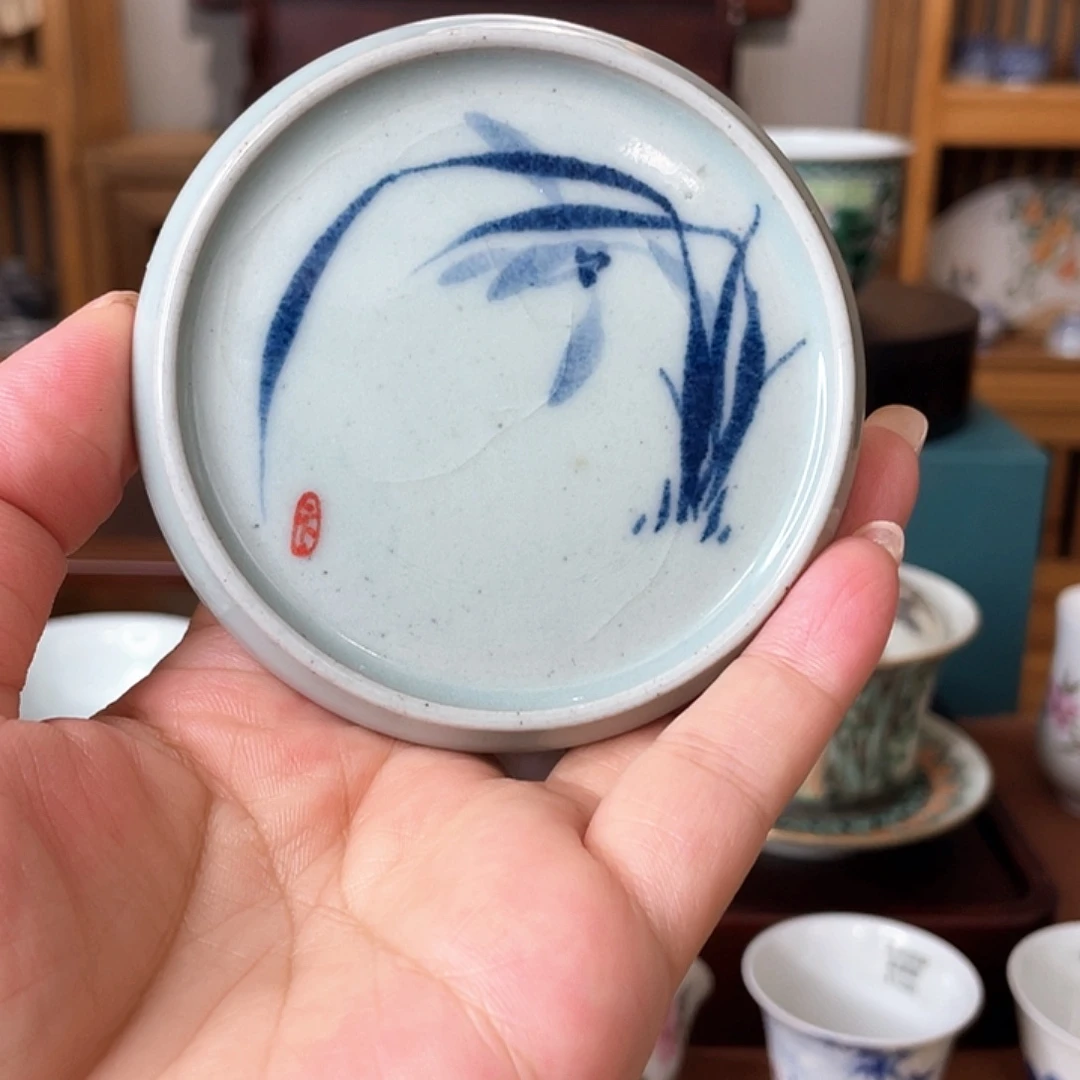 手绘青花兰花盖置