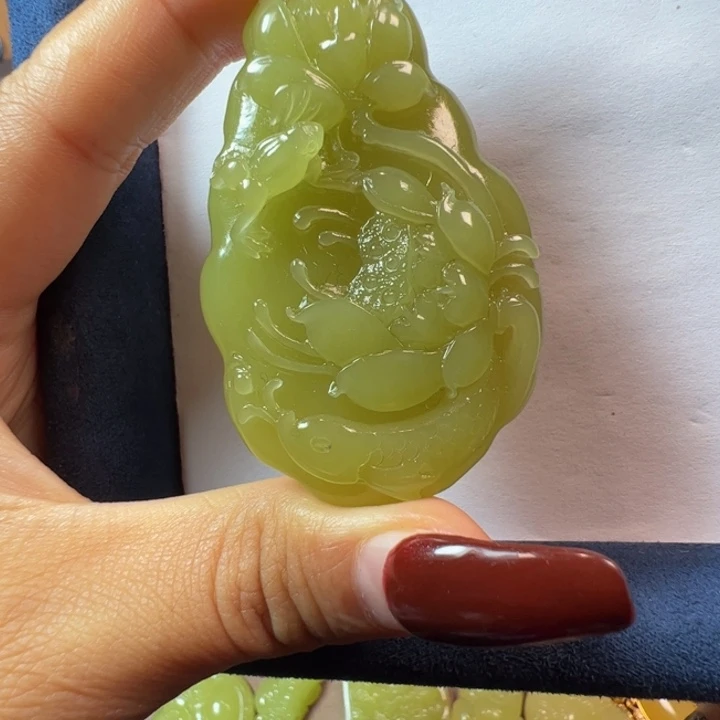 颈饰未镶嵌和田玉（黄玉）
