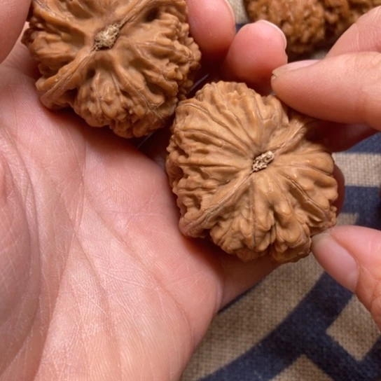 吊坠文玩核桃球筋42全品