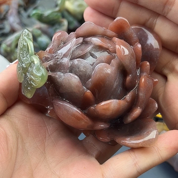 杨***菲石英质玉未镶嵌手饰