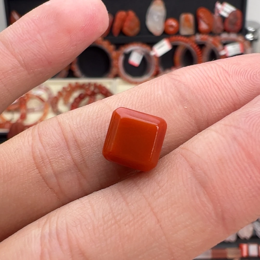 南红玛瑙未镶嵌颈饰方糖