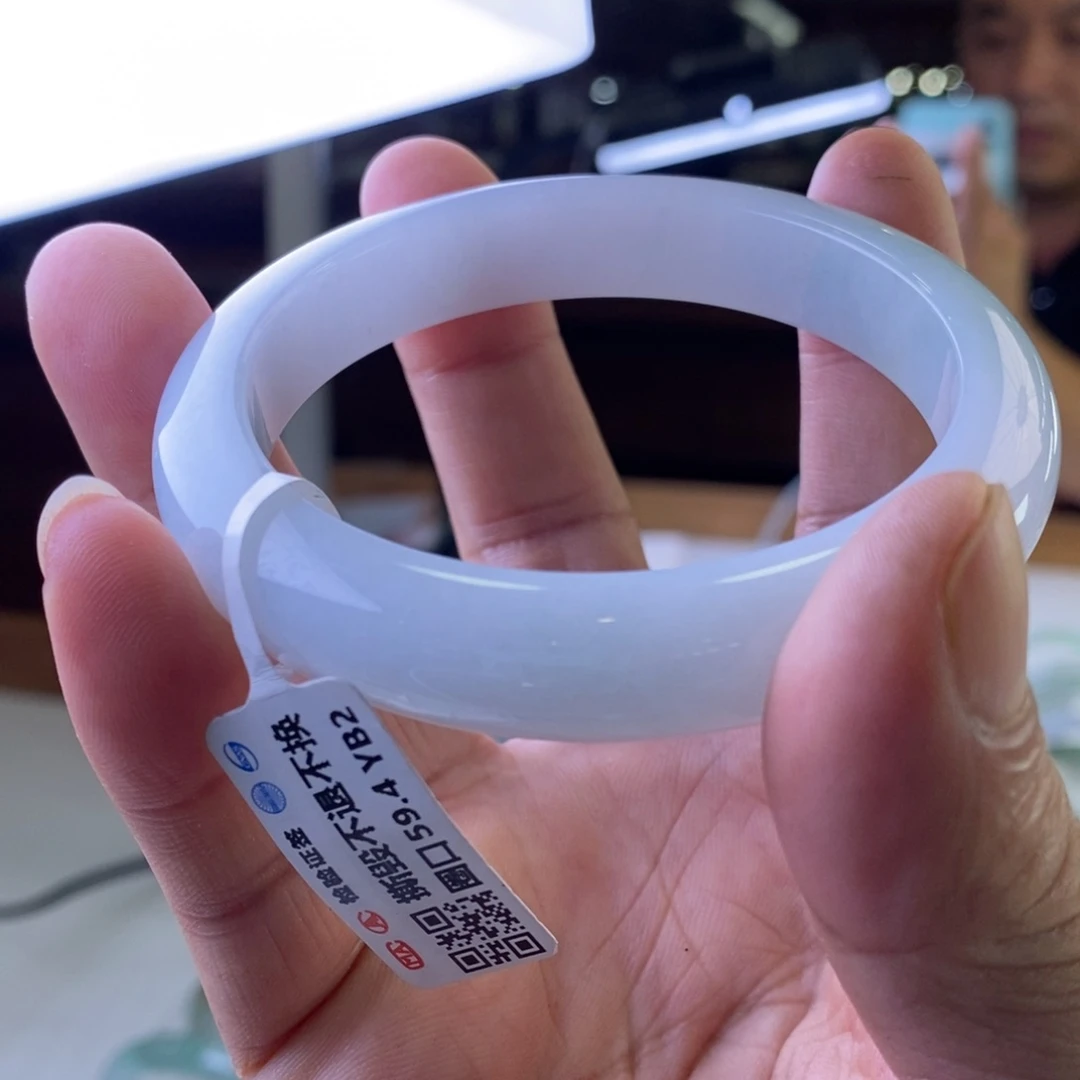 翡翠手镯未镶嵌手镯成品