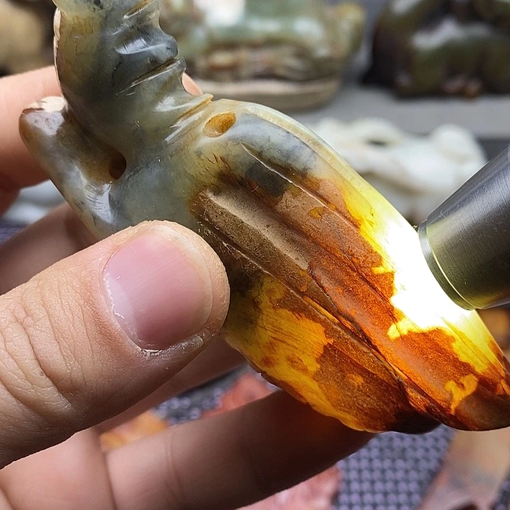 未镶嵌蛇纹石玉颈饰