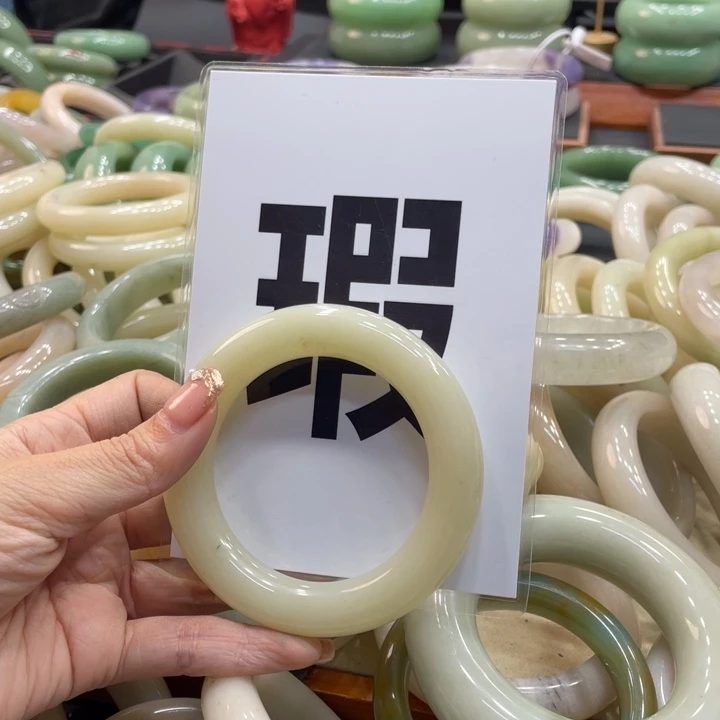 C***y石英质玉未镶嵌珠宝奇石55