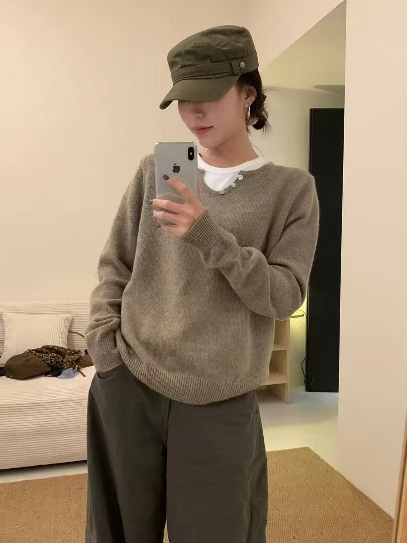 Bee-5719#韩系气质圆领显瘦系扣套头保暖毛衣【衣长89】
