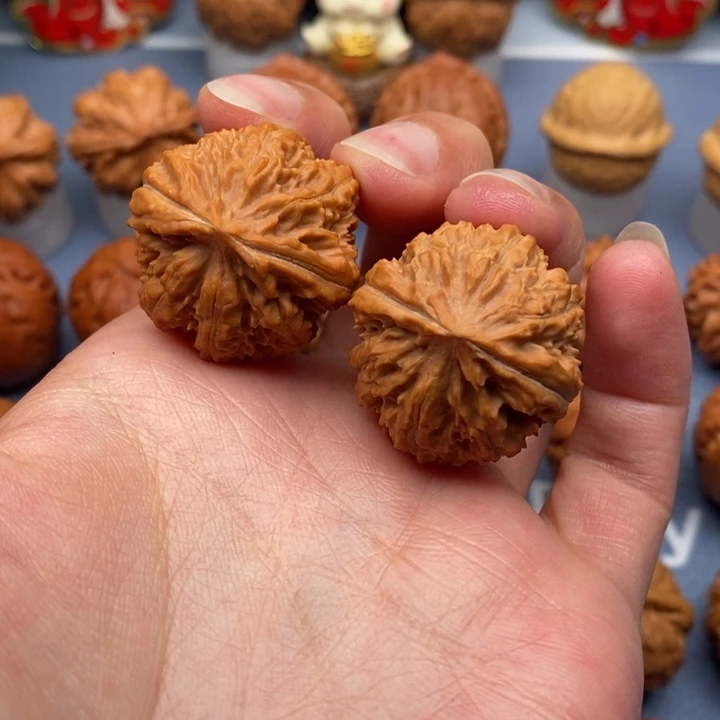 文玩核桃把件小狮子头