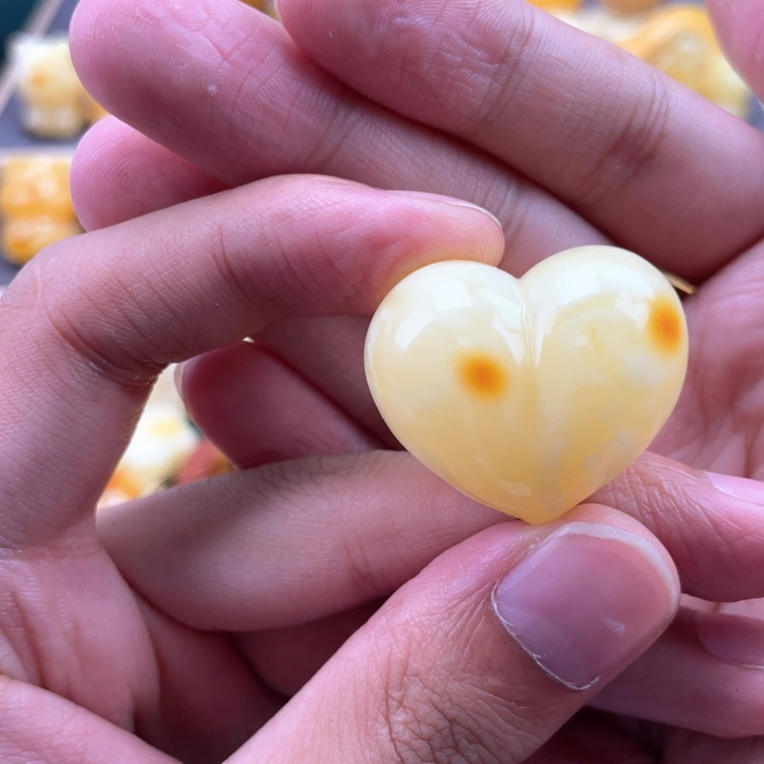 琥珀未镶嵌裸石蜜蜡