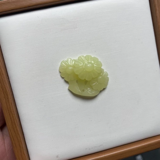 天然和田玉黄口花