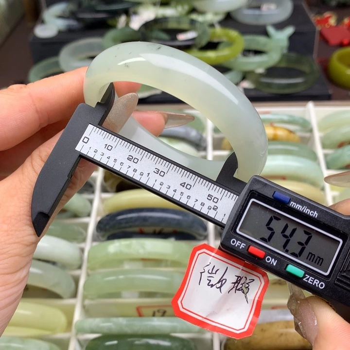 蛇纹石玉未镶嵌手镯27