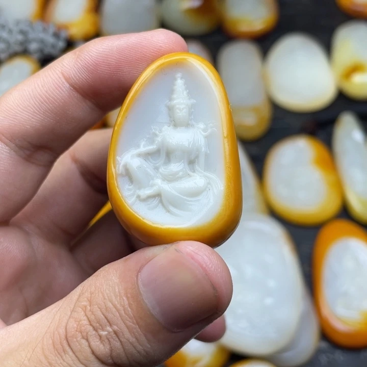 【闪购商品】颈饰未镶嵌和田玉