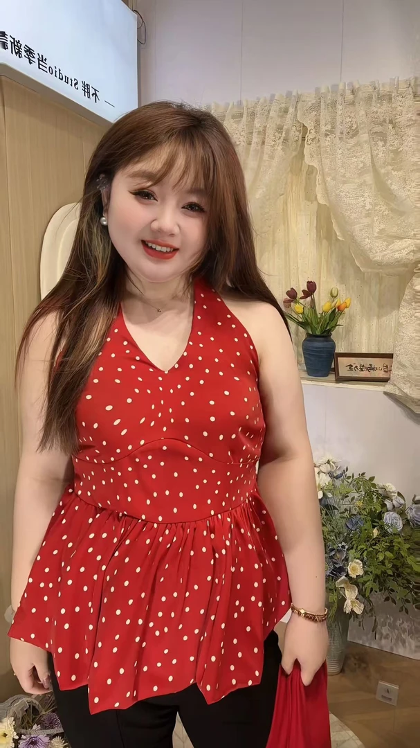 主播清仓福利款法式复古波点挂脖露背收腰吊带背心两件套大码女装
