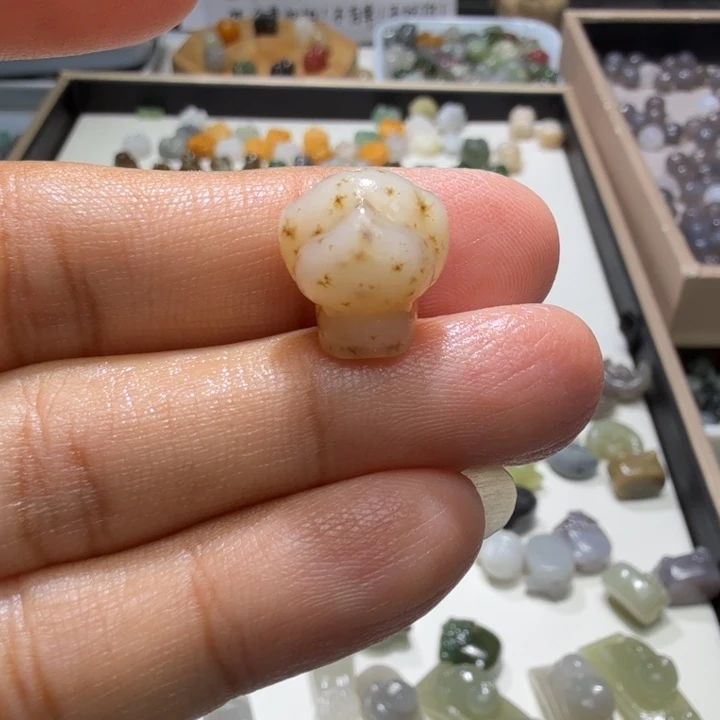 未镶嵌和田玉珠宝半成品