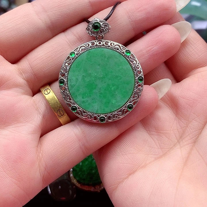 翡翠银S925镶嵌颈饰翡翠