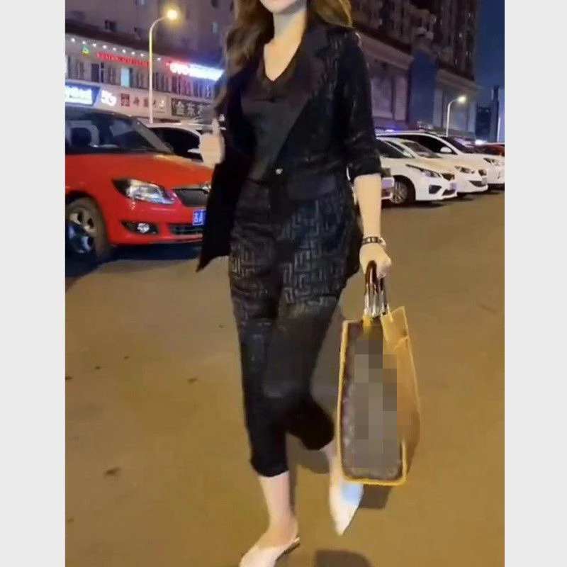 Y新款女装修身显瘦暗纹印花时尚大码女装