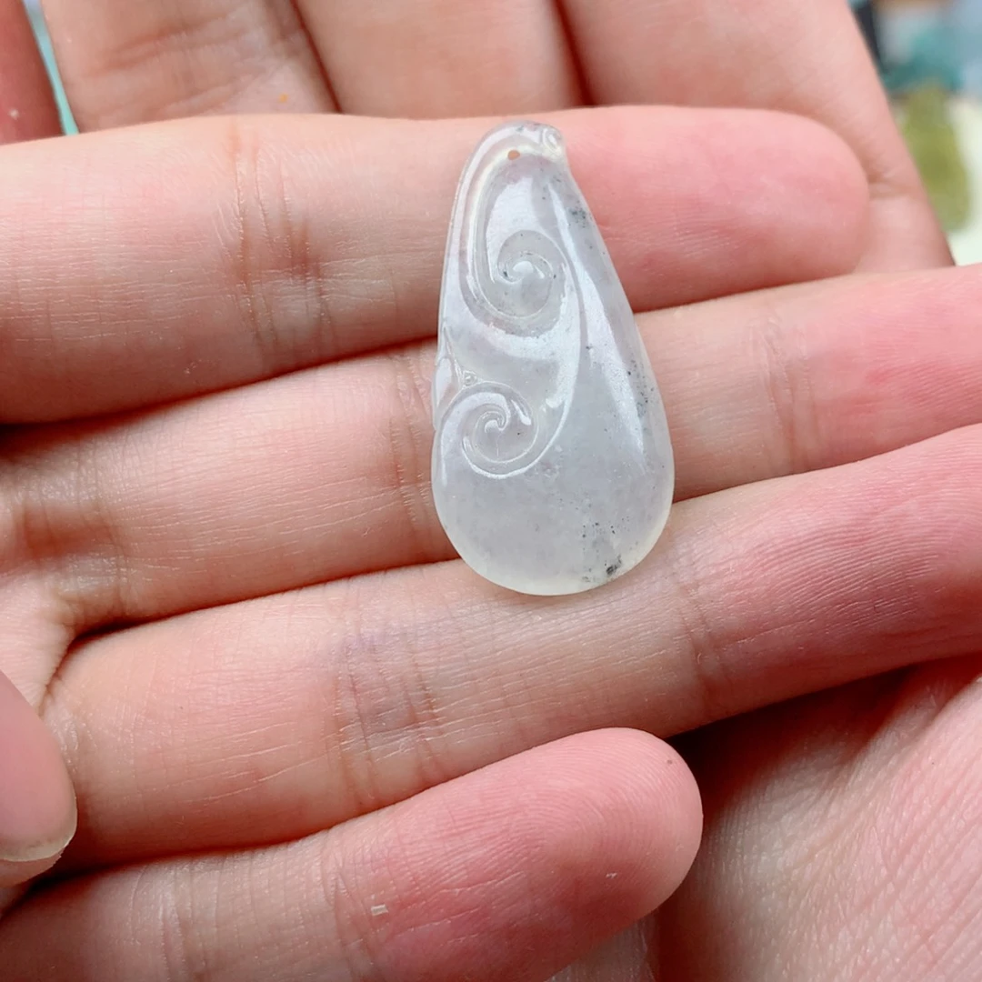 翡翠未镶嵌颈饰冰乌鸡如意