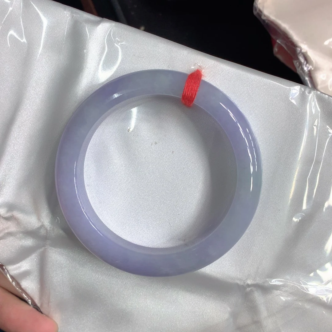 翡翠手镯未镶嵌翡翠