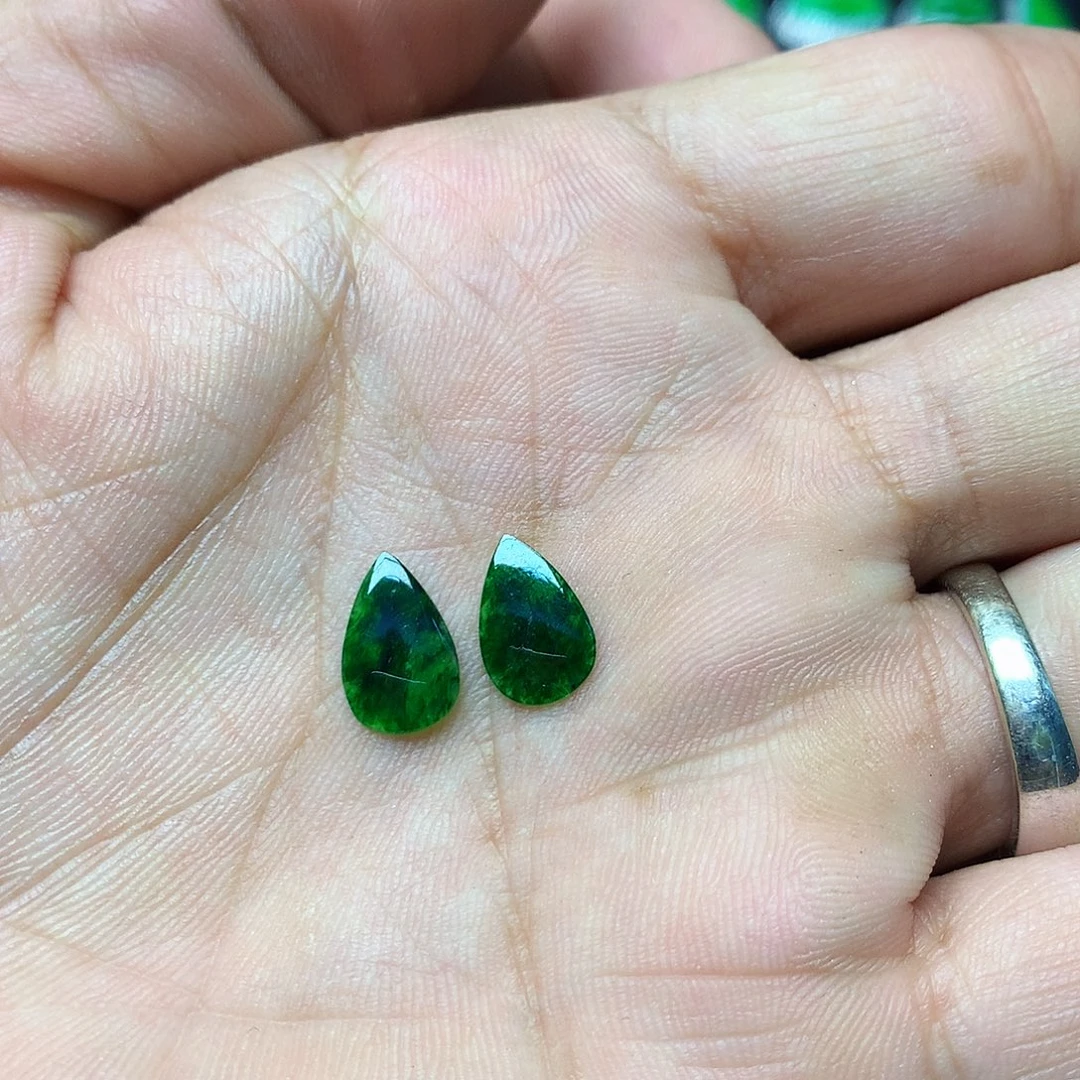 翡翠未镶嵌吊坠(不含链)有纹裂