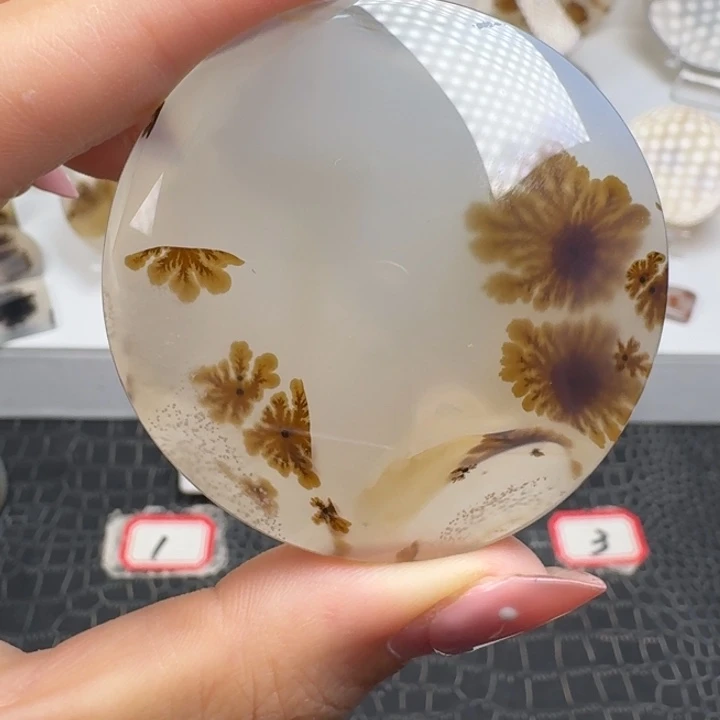 玛瑙/玉髓未镶嵌珠宝奇石