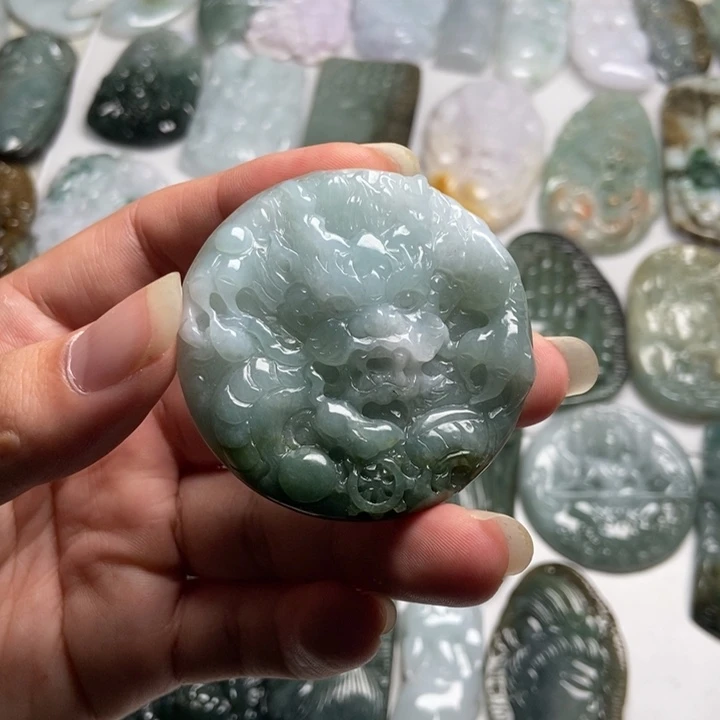 翡翠未镶嵌颈饰龙牌47