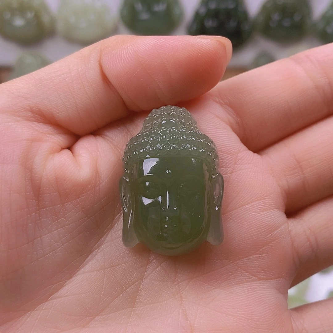 平***福和田玉未镶嵌颈饰