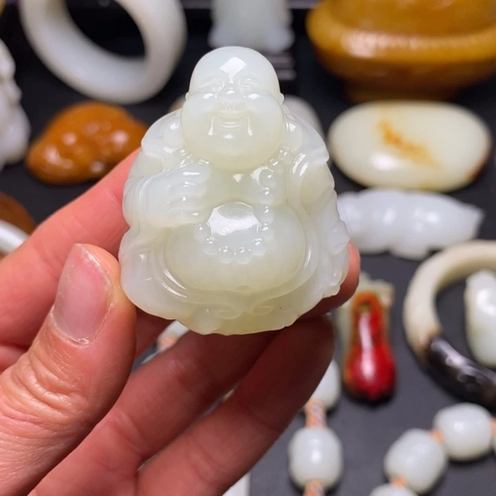 和田玉未镶嵌把件