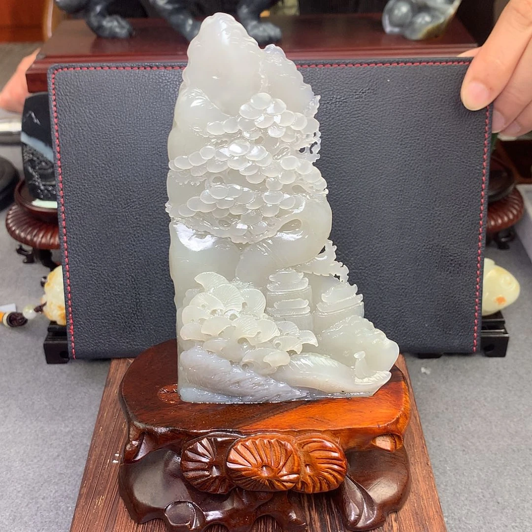 未镶嵌和田玉摆件