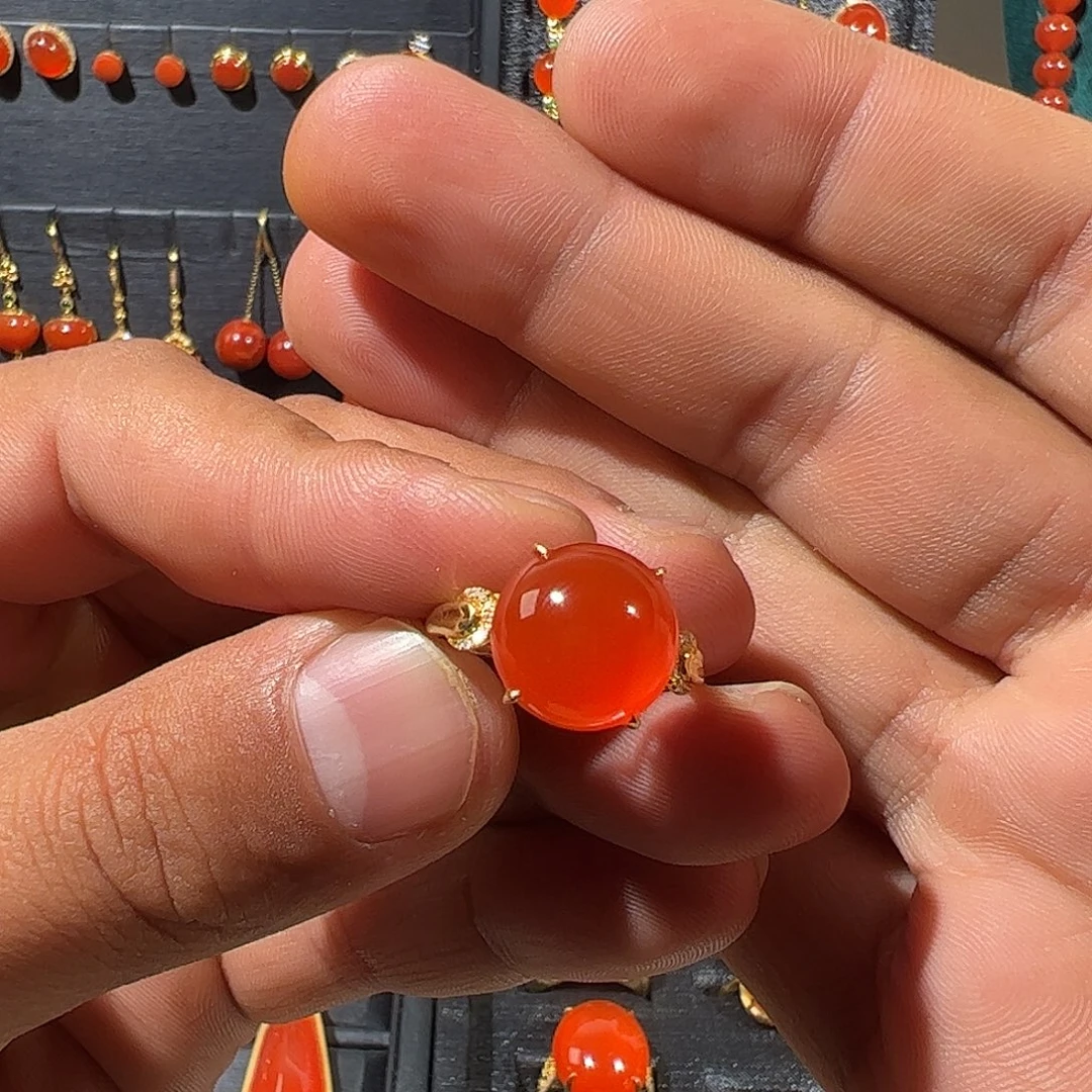 南红玛瑙18K金镶嵌戒指