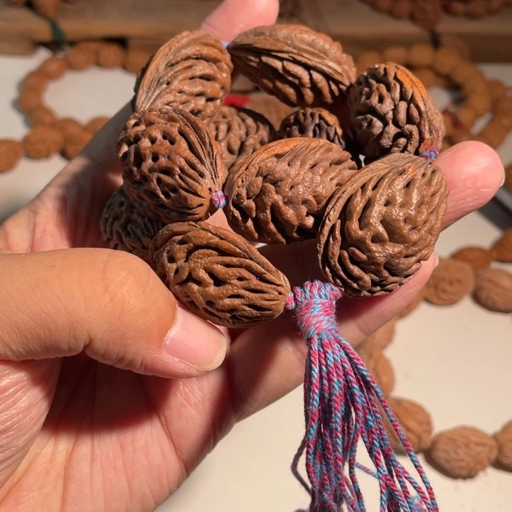 朱***意桃核手串gfdddrffggghhhhg