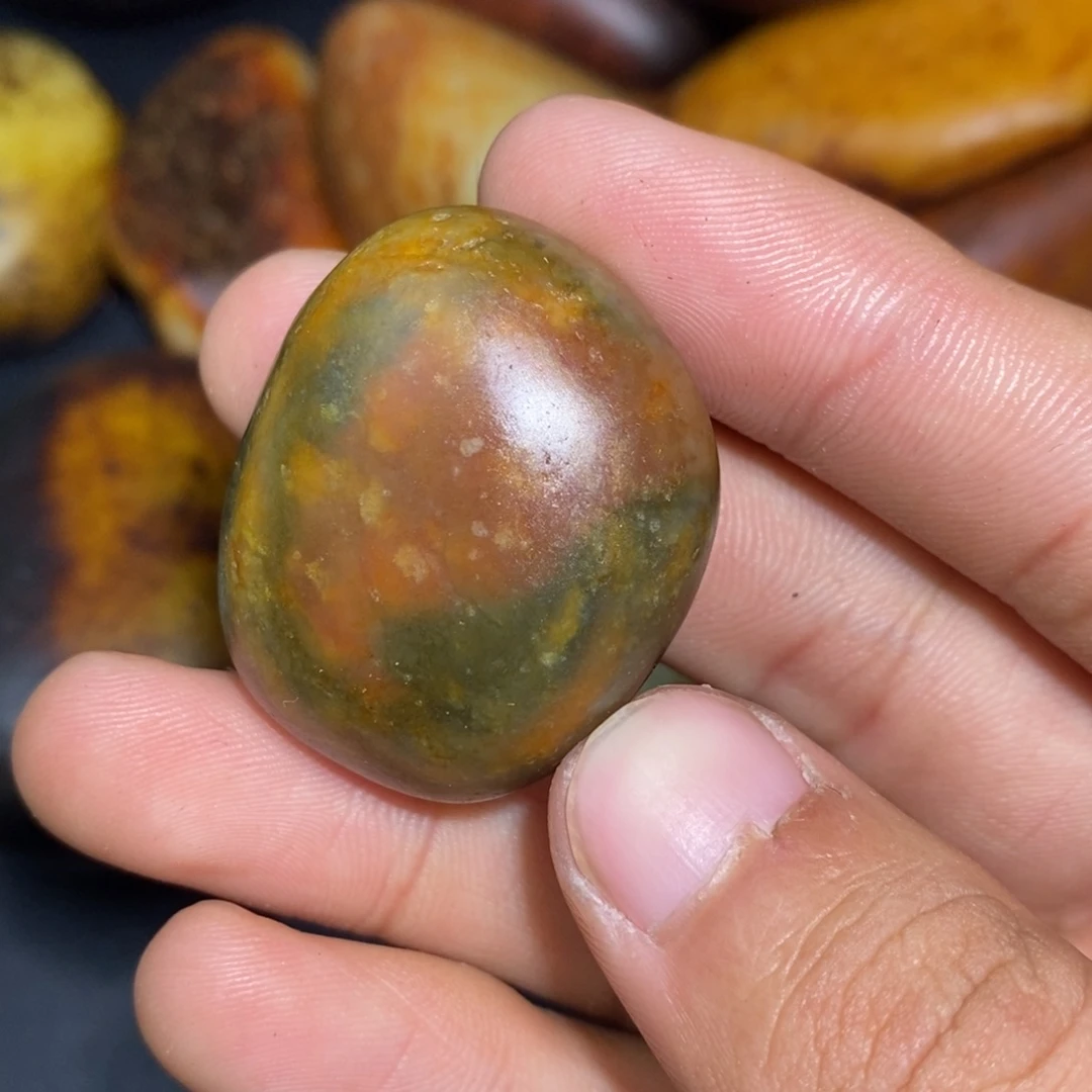 和田玉未镶嵌珠宝奇石