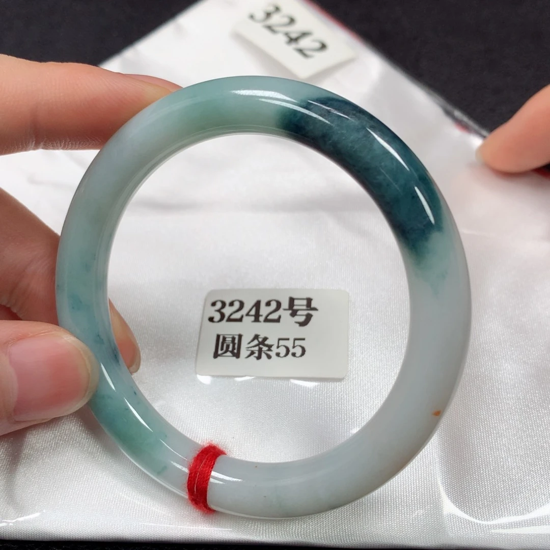 翡翠手镯未镶嵌3242号