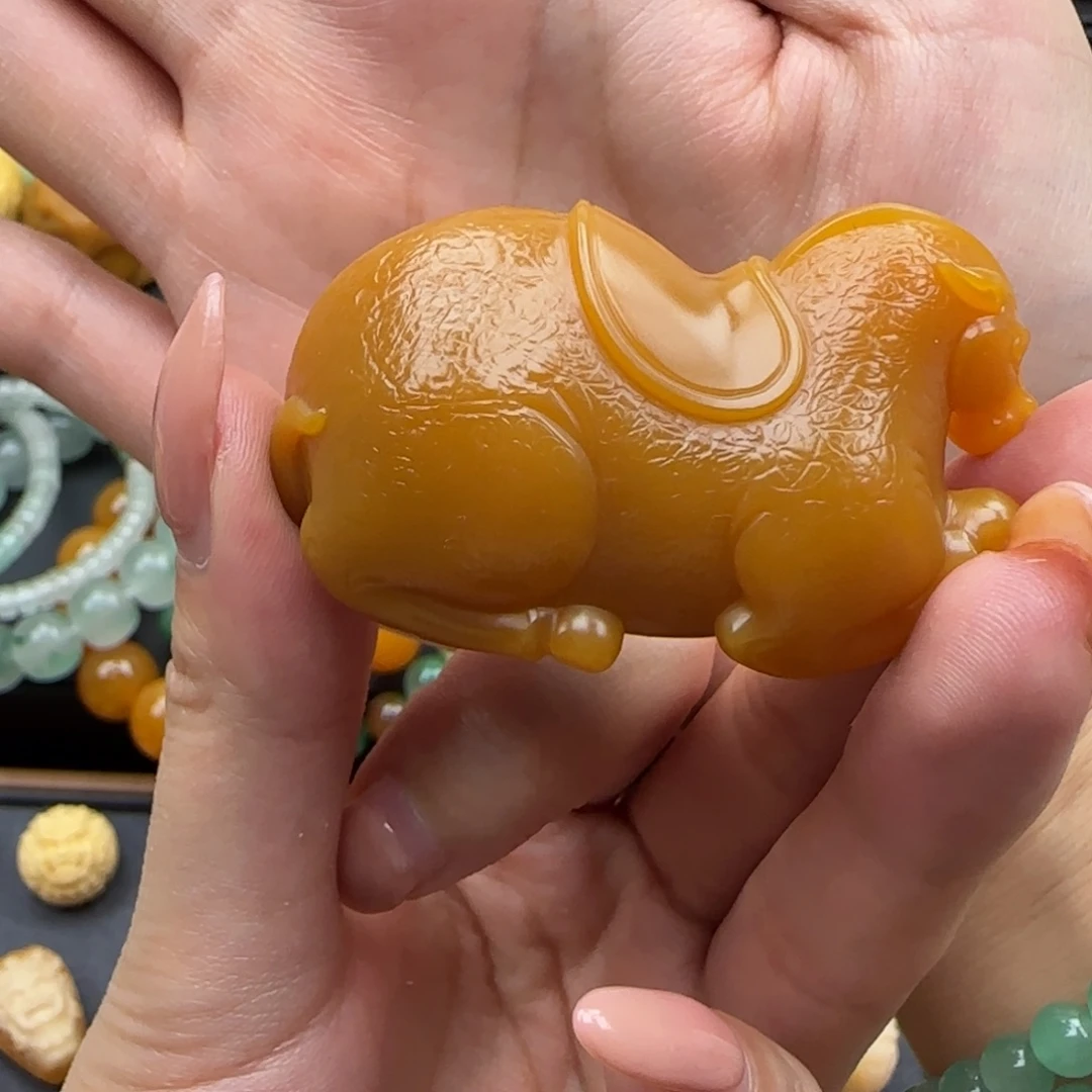 观***山石英质玉未镶嵌颈饰