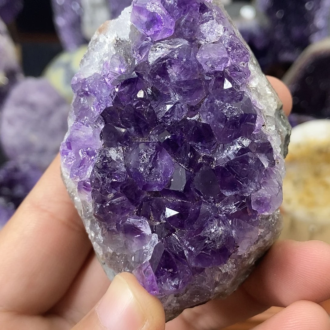 紫晶未镶嵌大型摆件（非配饰）