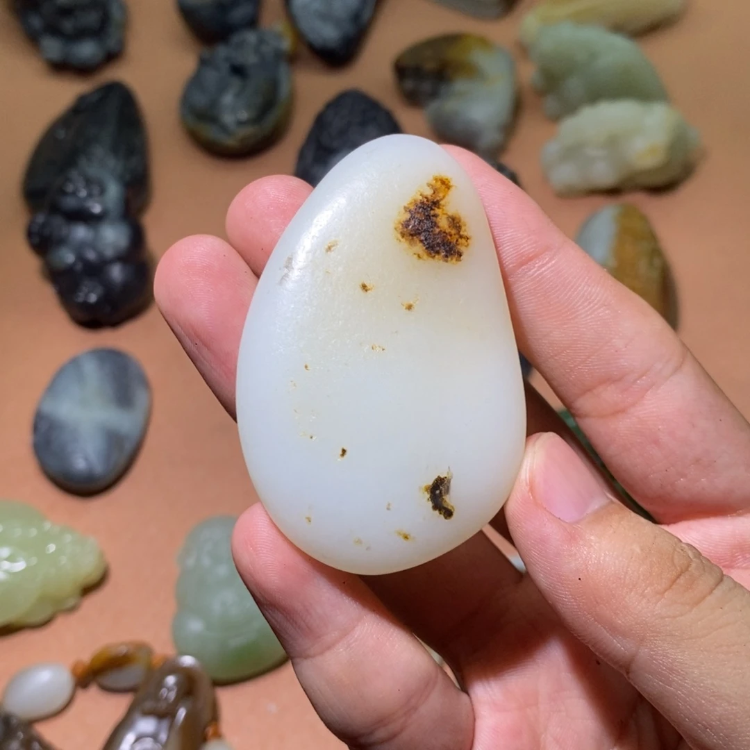 未镶嵌和田玉挂件刹**华