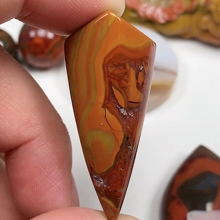 玛瑙/玉髓吊坠未镶嵌拂**端