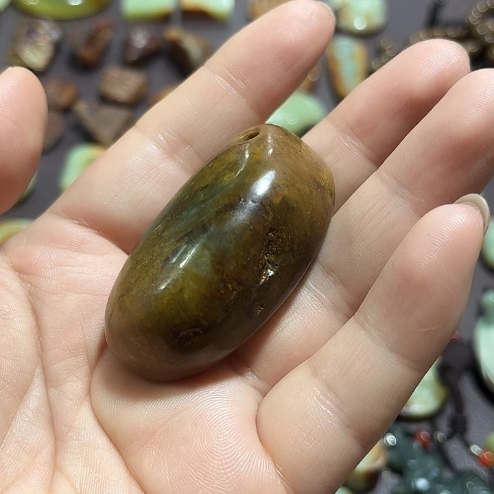 岫岩河磨玉（透闪石质玉）未镶嵌颈饰