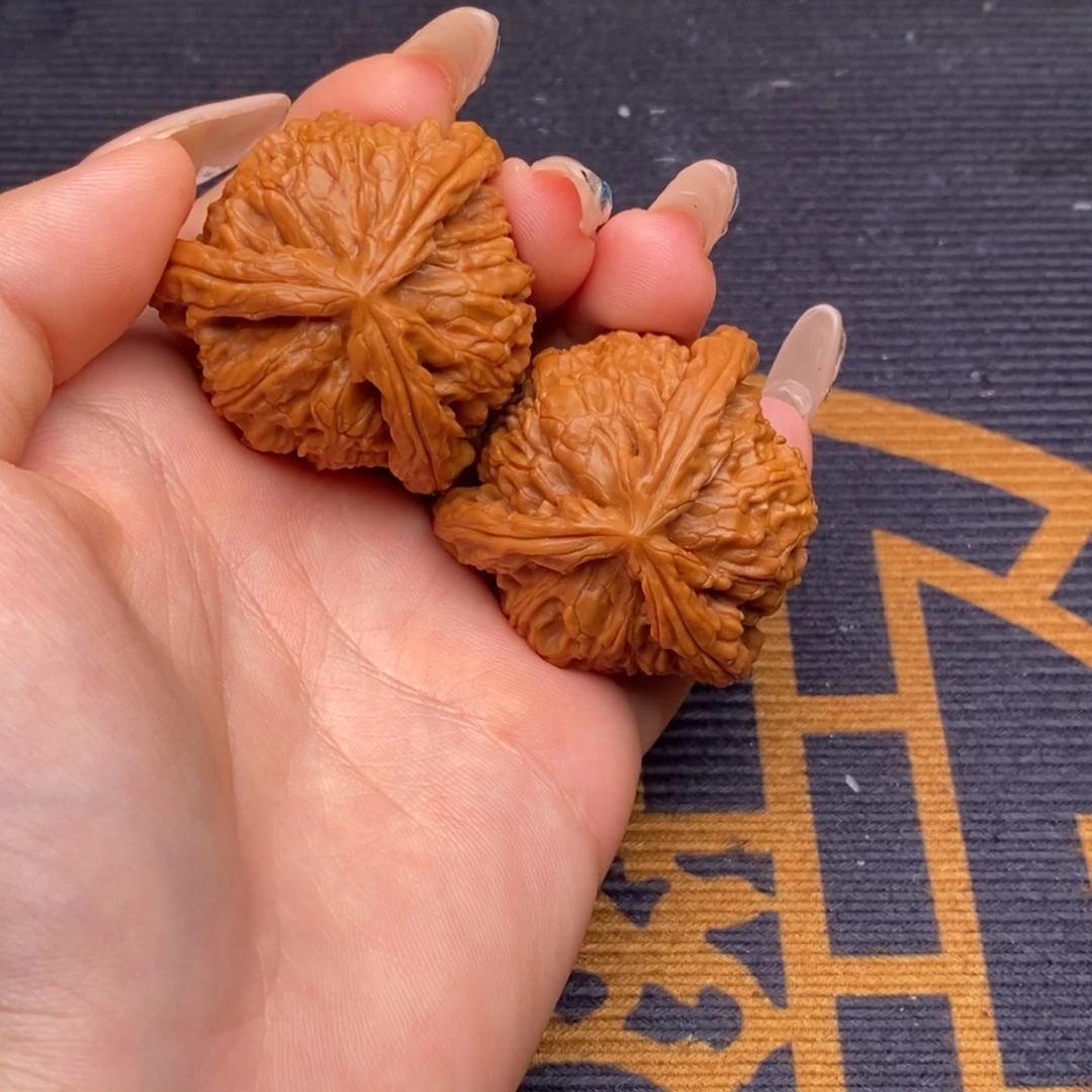 用***5吊坠文玩核桃白狮子