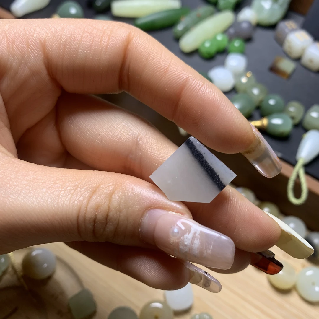 和田玉白肉青花小牌子