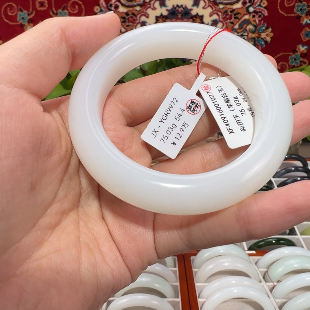 和田玉未镶嵌手镯优雅羊脂白玉手镯