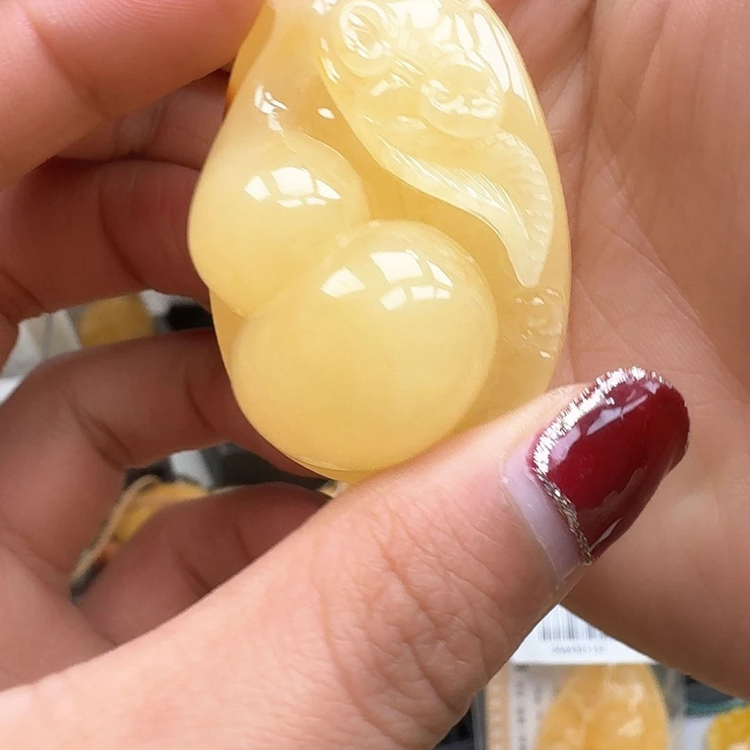 琥珀裸石未镶嵌你好