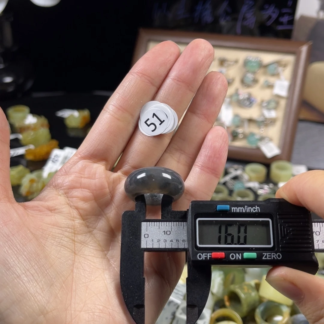 蛇纹石玉未镶嵌戒指