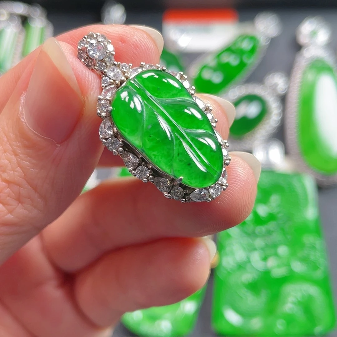 吊坠(不含链)未镶嵌翡翠