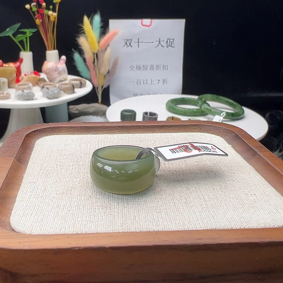 和田玉（糖玉）足铂镶嵌戒指k56 菠菜绿馒头 17.3 不退换