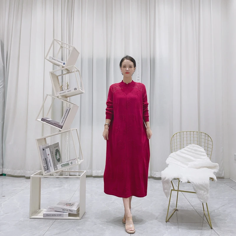 6018定制火龙果色系暗纹浮雕烫钻秋冬新品连衣裙